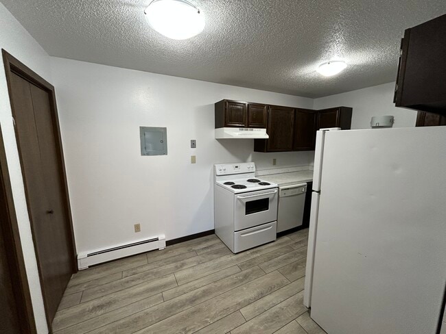 Photo - 907 Thomas Ave