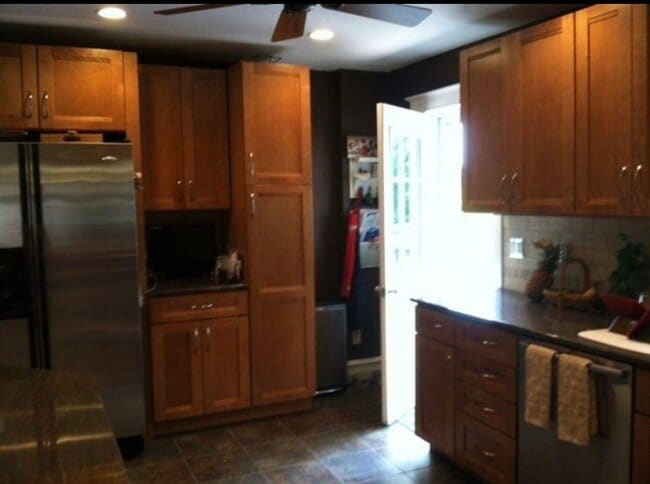 Photo - 207 E 11th Ave