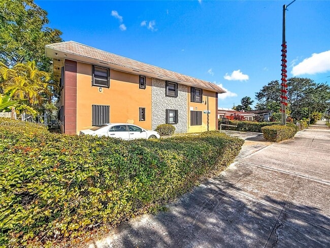 Photo - 2335 NE 172nd St Unit 3