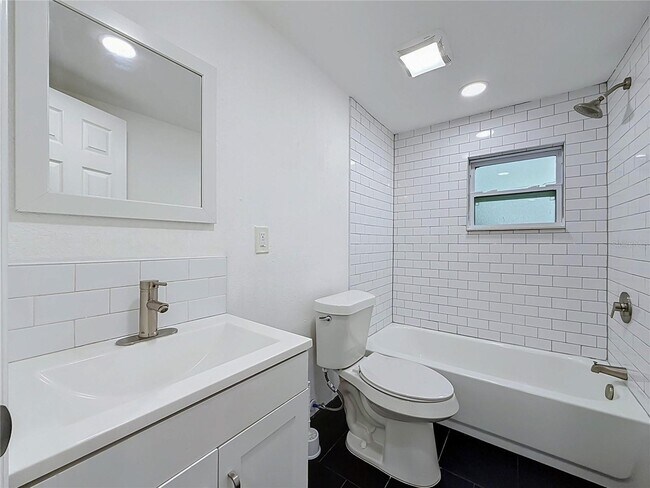 Photo - 800 15th Ave S