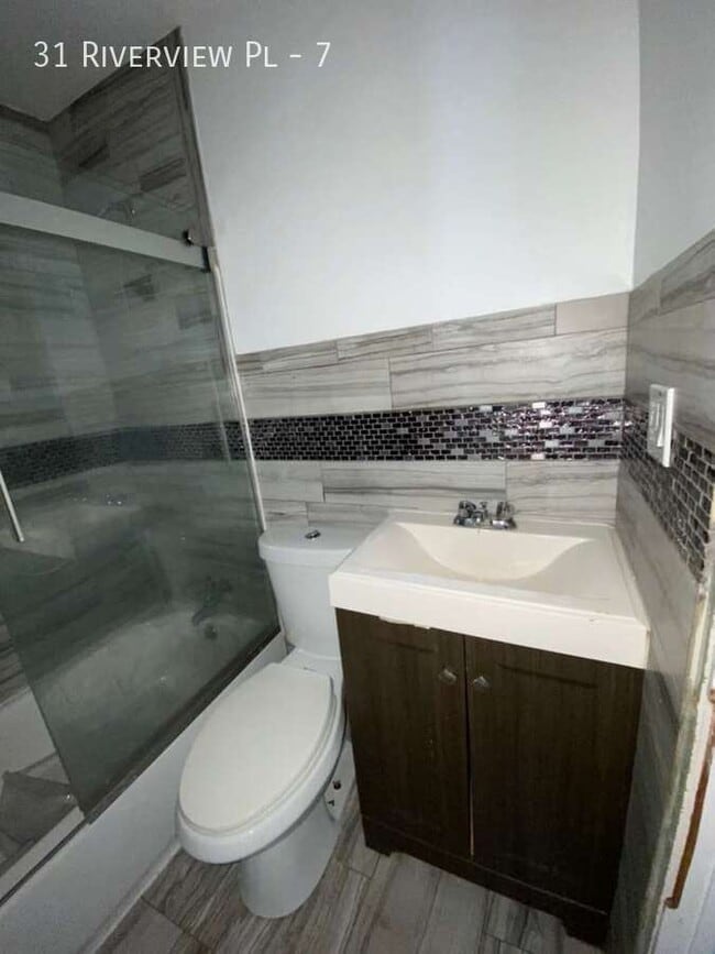 Building Photo - 31 Riverview Pl Unit 7