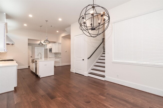 Building Photo - 3821 N Braeswood Blvd Unit C Rental