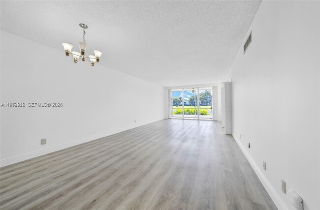 Photo - 4030 W Palm Aire Dr Unidad 104