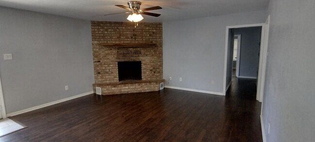 Photo - 2327 Tiffany Dr