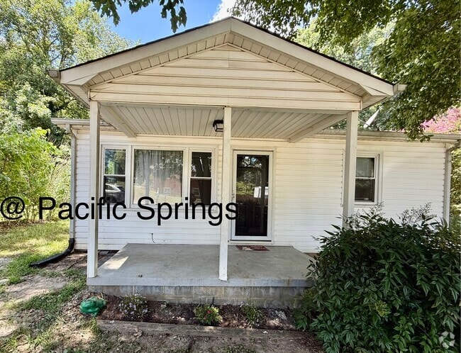 Building Photo - 927 S Church St Rental