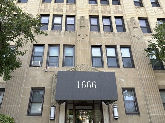 Building Photo - 1666 Commonwealth Ave Unit 21
