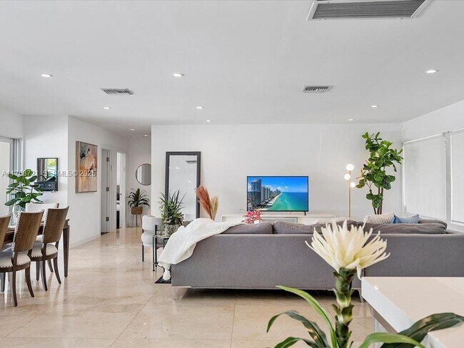 Photo - 16473 NE 31st Ave