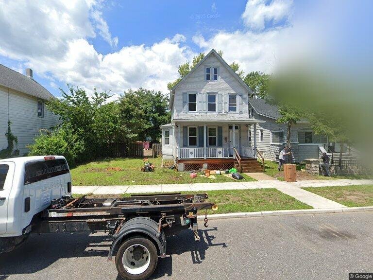 Photo - 131 London Ave