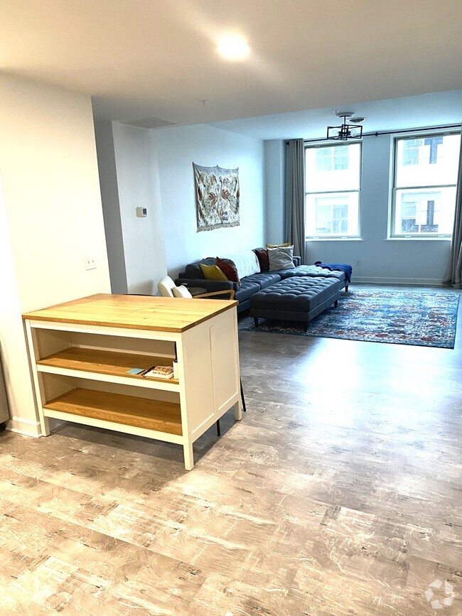 Building Photo - 401 10th St Unit 403 Rental