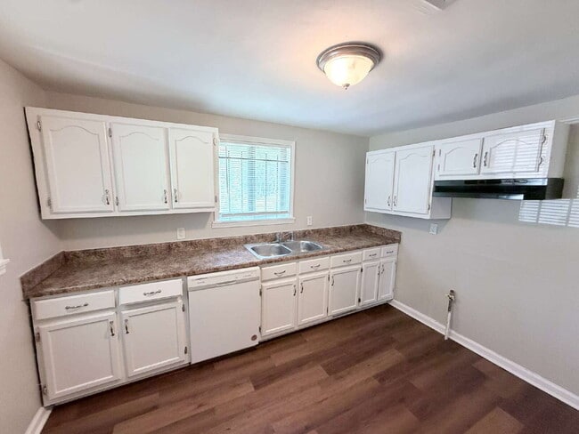 Photo - 858 Eyers Rd