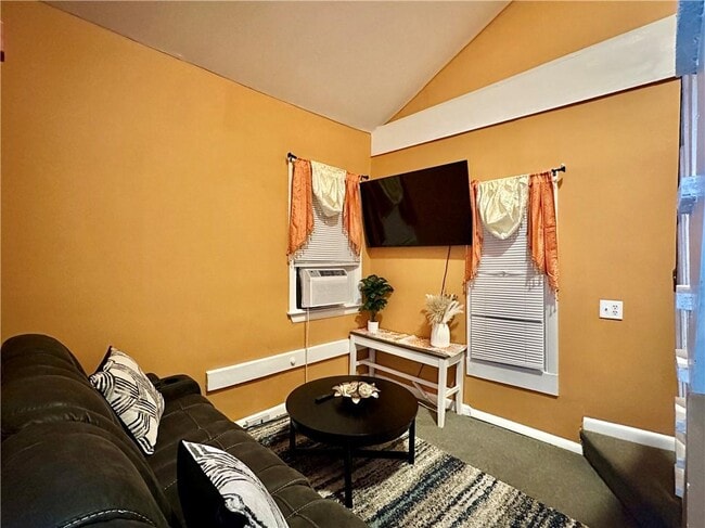 Photo - 800 Oakland Beach Ave Unit A