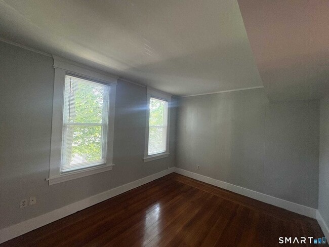 552 Central Ave