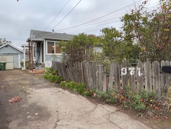 Renovated 2-Bed/1-Bath Home in Santa Cruz ... - Renovated 2-Bed/1-Bath Home in Santa Cruz ...