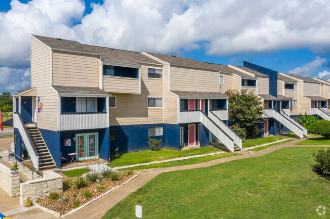 Holleman Oaks - Holleman Oaks Apartments