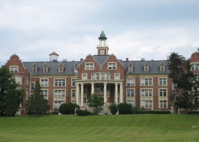 Building Photo - 15 Mount Saint Marys Way Unit 202