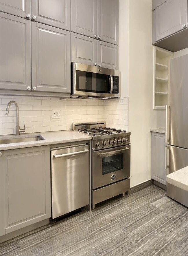 Photo - 57 W 58th St Unidad APT 8D