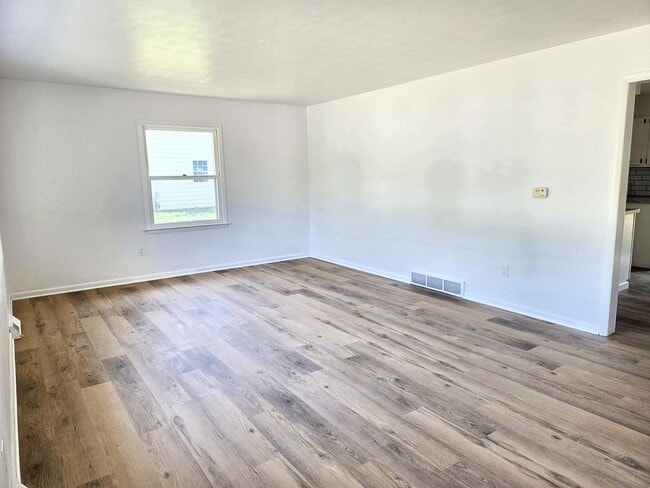 Photo - 1204 Applecroft Ave