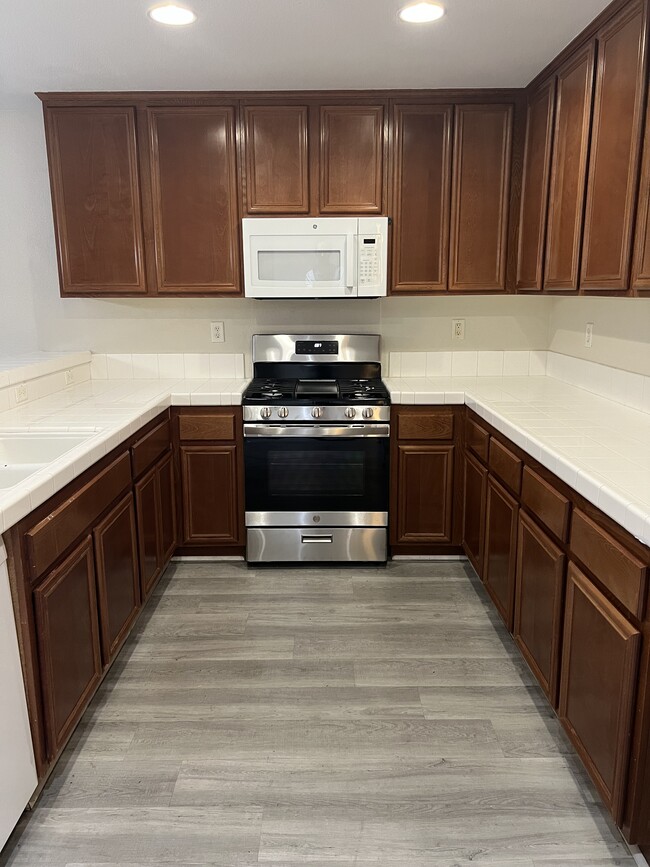 Photo - 25794 Iris Ave