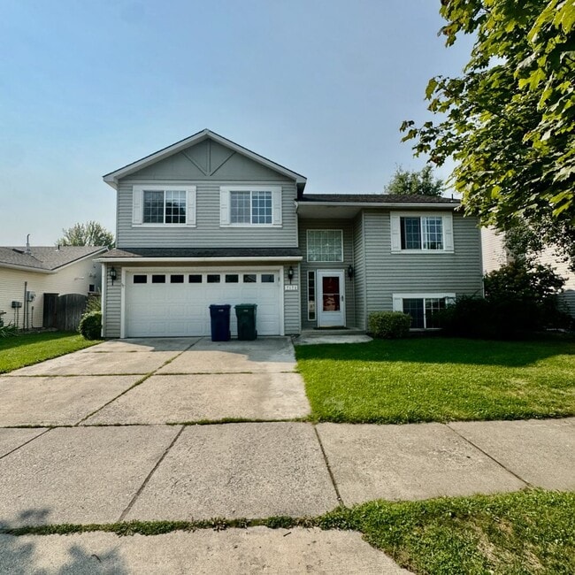 Building Photo - Charming 4 bedroom in a great neighborhood! Rental
