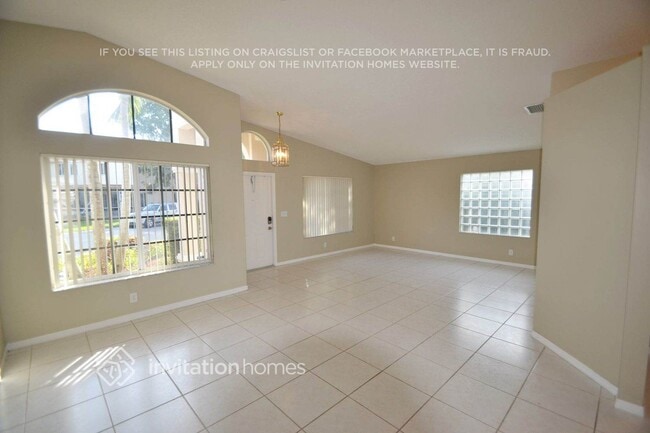 Photo - 10841 SW 14th Ct