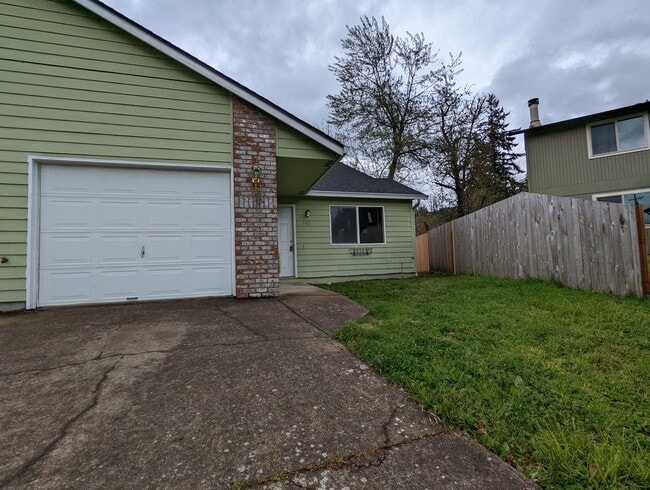Photo - 2-Bedroom, 1-Bath Duplex In Thurston Area of Springfield!