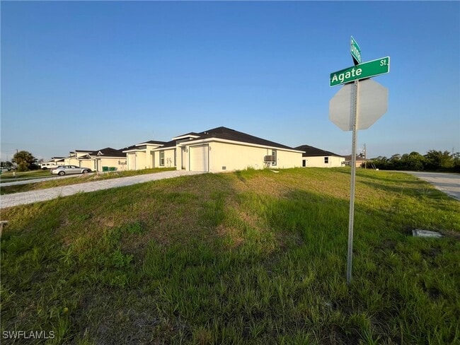 Building Photo - 8465-8465 Agate St Rental