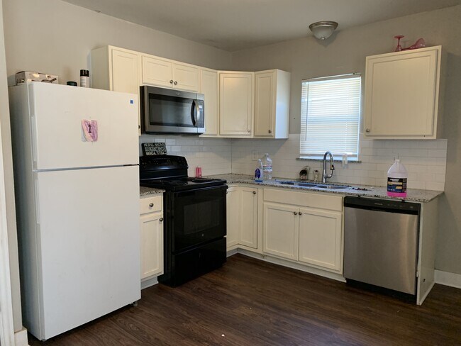 Photo - 920 Hancock St