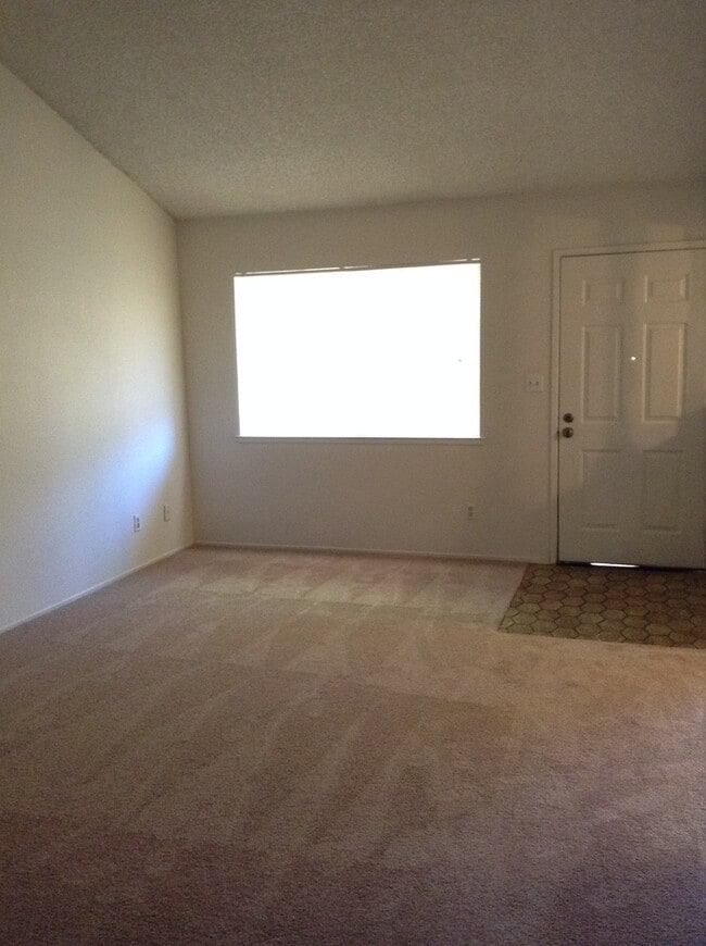 Photo - Charming & Cozy Duplex ? 2 Bedroom, 1 Bathroom for Rent!