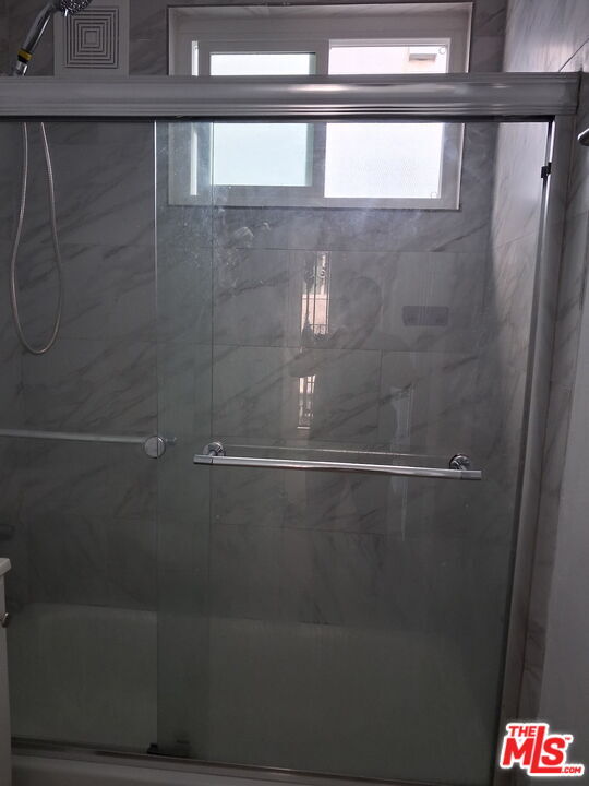 Photo - 3857 Mont Clair St
