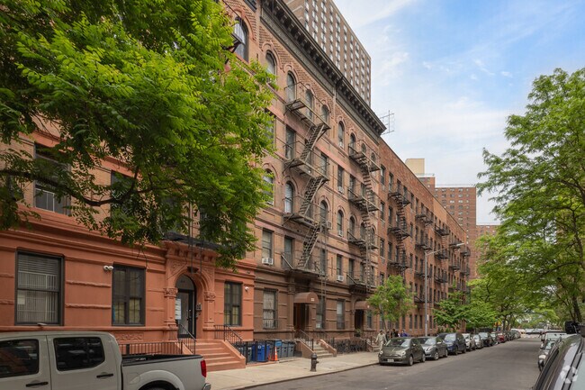 Photo - 325 E 93rd St