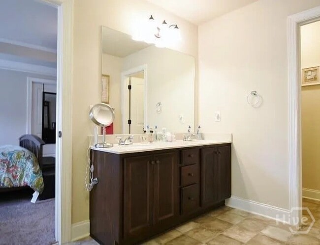 Photo - 157 Putters Dr