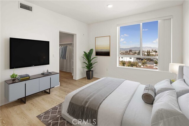 Photo - 11714 Archwood St Unit 308
