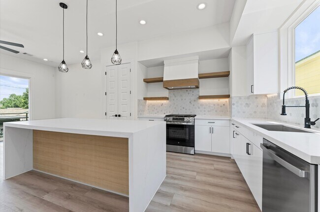 Photo - 4106 Alice St