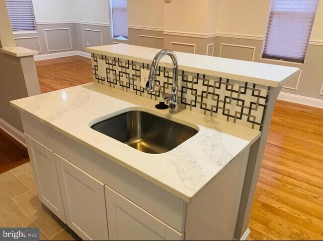 Photo - 617 Montpelier St