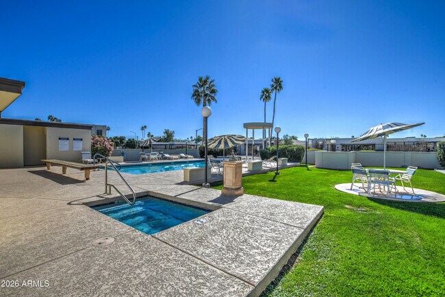 Photo - 8647 E Devonshire Ave