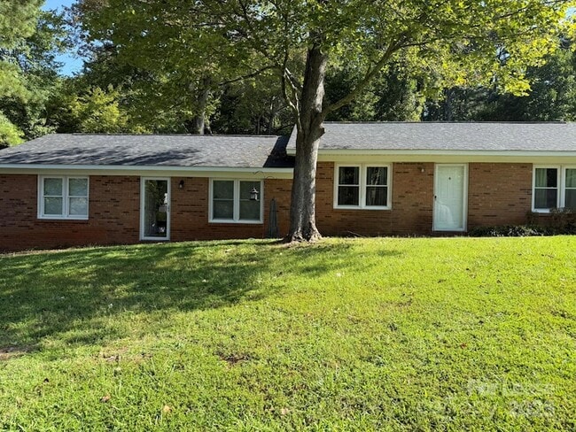 Building Photo - 5597 Wrenn Dr Rental