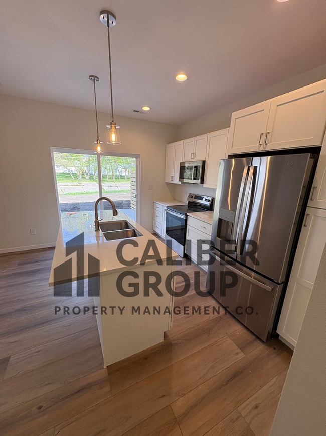 Photo - 3 Bd 1 Ba Condo for rent in Waterloo, IA