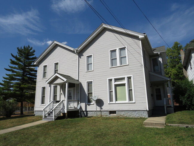 Building Photo - 306 E Main St