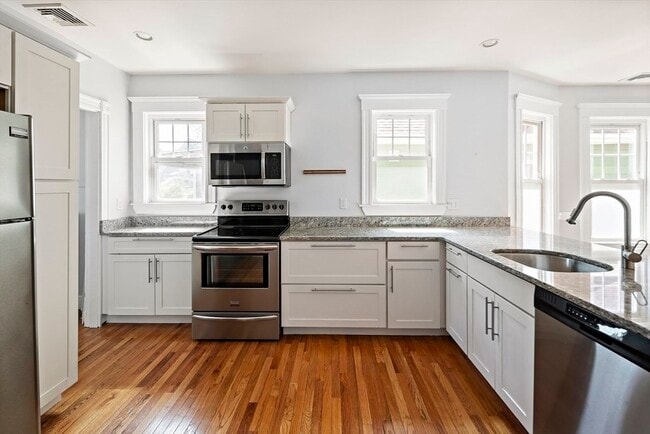 Building Photo - 12 Rindgefield St Unit 2