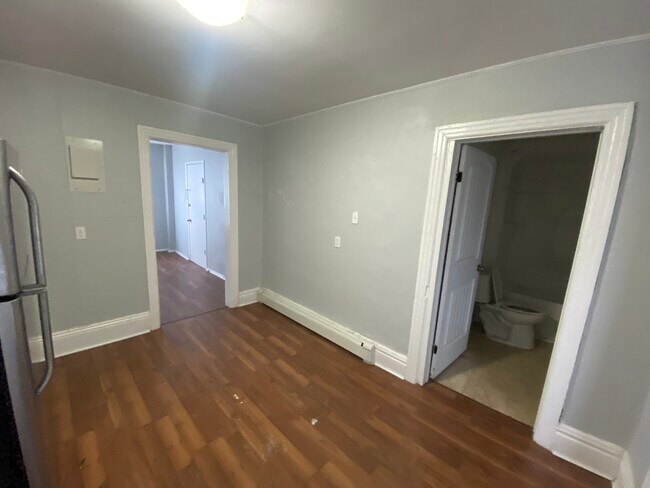 Photo - 2-65 John St Unit 2