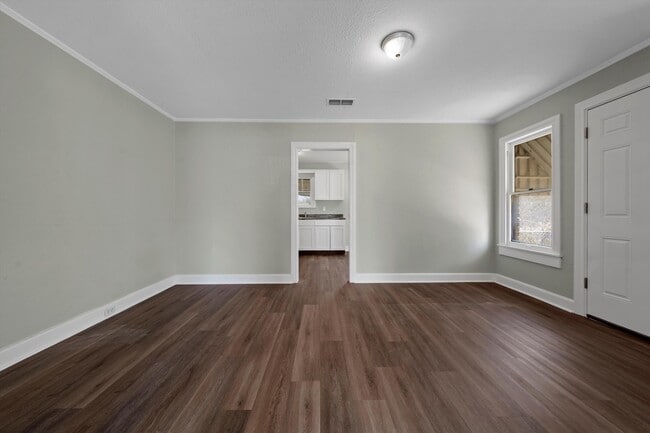 Photo - 1511 Maple Ave