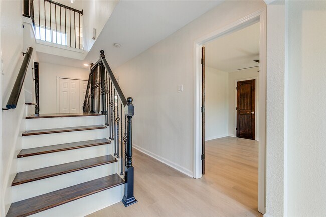 Photo - 1424 Stagecoach Dr