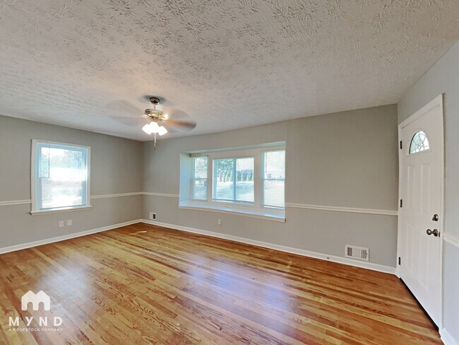Photo - 355 Kemolay Rd SW