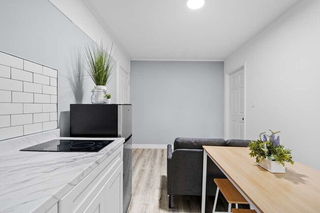 Photo - 2119 Linden Creek Ln