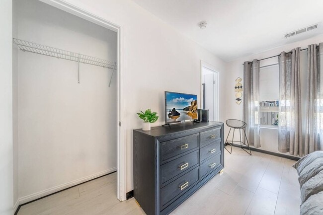 Photo - 7225 Cedar Rd