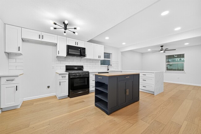 Building Photo - 2414 Walnut Bend Ln
