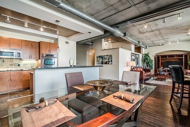 Photo - 1901 Post Oak Blvd Condo Unit 303