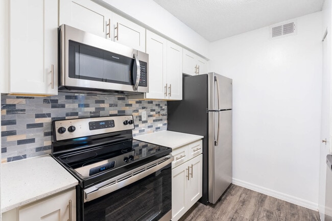Fisherman's Landing Apartment Homes