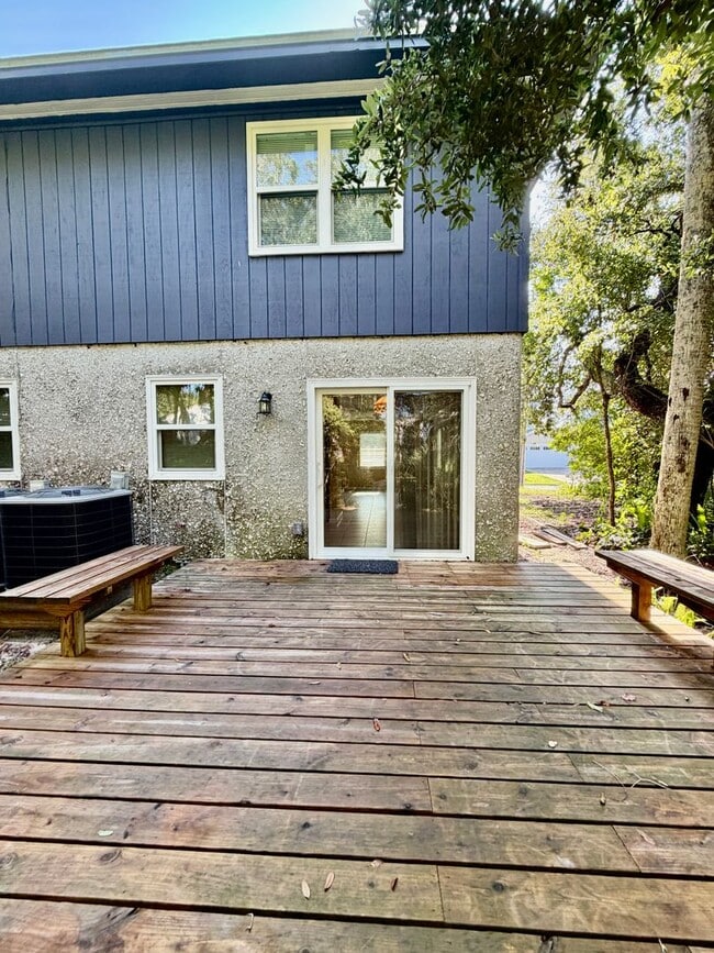 Photo - 2387 1st Ave
