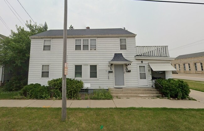 706 N Irwin Ave